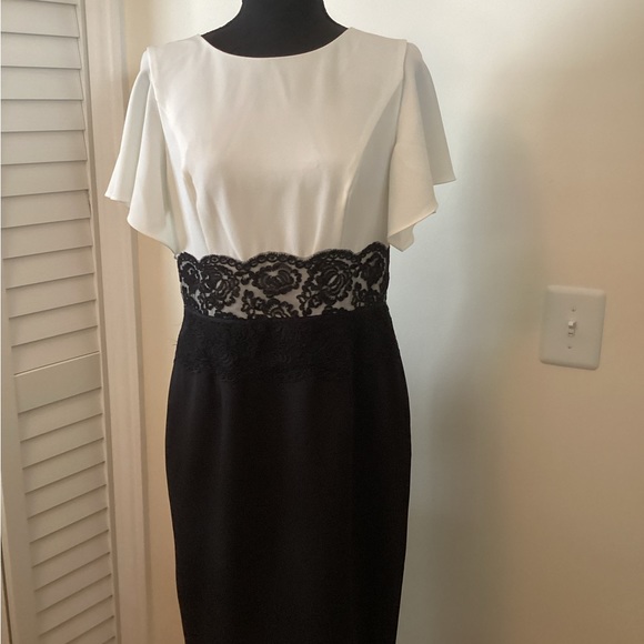 Adrianna Papell evening dress - Picture 2 of 5